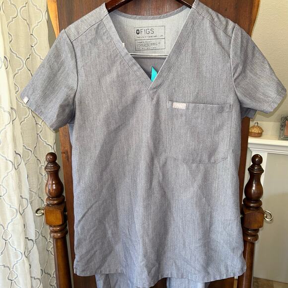 Figs size XS Carolina scrub top and joggers gray scrubs - Picture 2 of 9